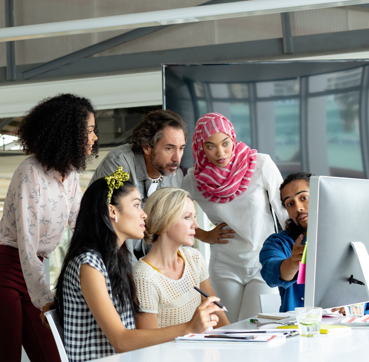 A team collaborating on performance management